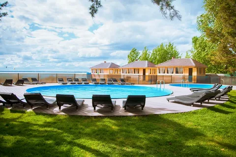 База отдыха с бассейном: Оазис релакса и летних приключений круглый год!